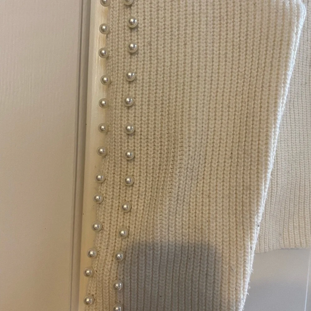 Womens sweater with pearls on the sleeves - Picture 2 of 3